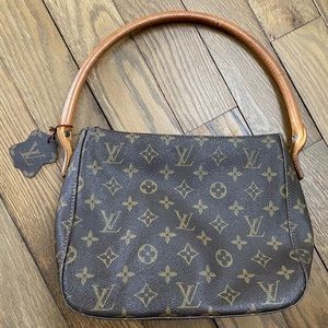 Louis Vuitton Monogram Canvas Looping MM Bag